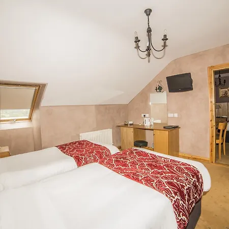 The Frontier Otel 3*