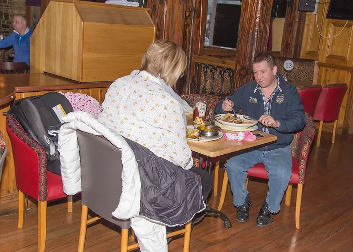 The Frontier Szálloda